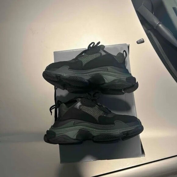 Balenciaga Triple S Black Khaki Size 40 EU Worn Once Damaged Box 536737w2ca11033 - Picture 2 of 10